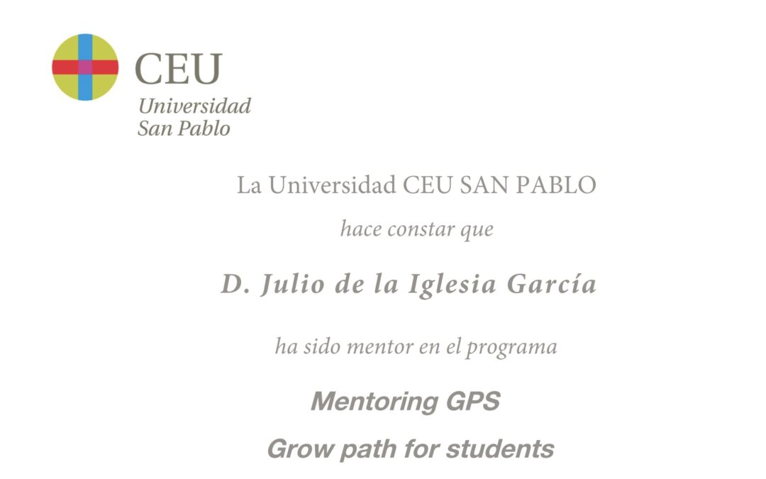 Julio de la Iglesia recibe el diploma como mentor en el programa Mentoring GPS de la Universidad San Pablo CEU