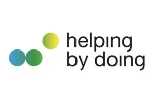Julio de la Iglesia en el evento organizado por Helping by Doing